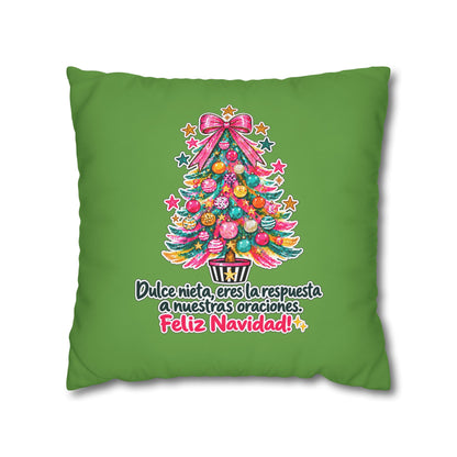 Spanish |Christmas Tree Pillowcase — "Dulce nieta, eres la respuesta a nuestras oraciones. Feliz Navidad!"